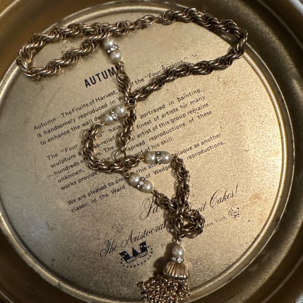 Elegant Gold and Pearl Necklace Vintage Costume